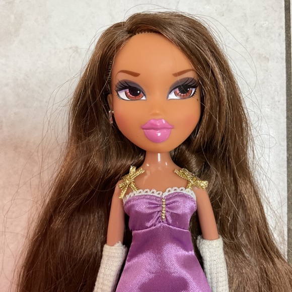 Bratz Yasmin Doll Yasmin’s Room World - Picture 2 of 5